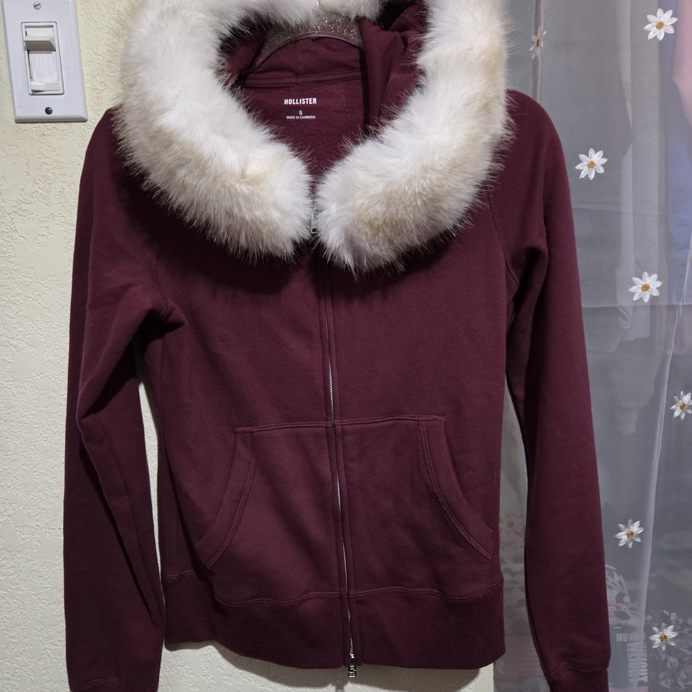 Hollister Women's Burgundy Full zip Sweatshirt with Faux Fur Collar